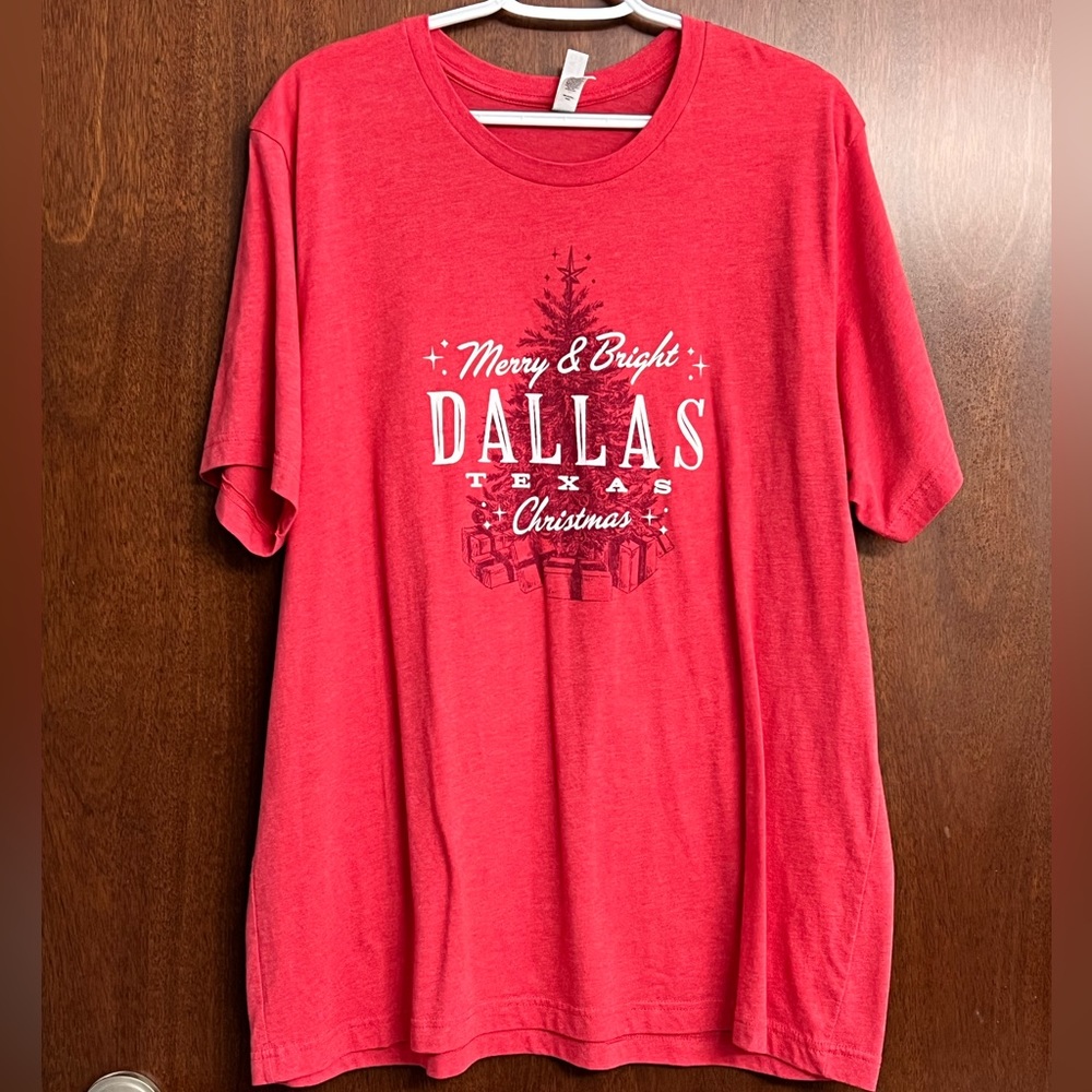 Merry & Bright‎ Dallas Christmas Tshirt Size 2XL